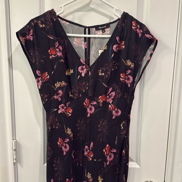 NWT Madewell Wide V-Neck Floral Satiny Maxi Dress - Picture 6 of 13